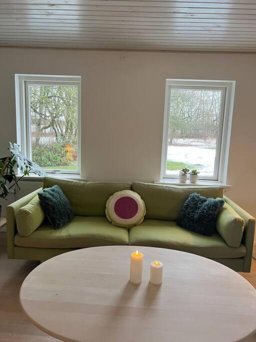 Skont Hus Pa Landet Taet Pa Billund Villa Give Exteriör bild